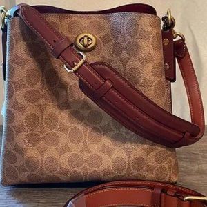 NEW Willow Bucket Bag In Signature Canvas